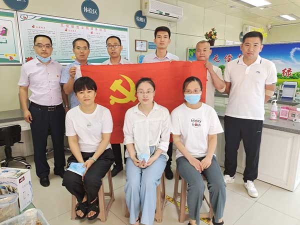 參與無(wú)償獻(xiàn)血 ，感受人間真愛(ài)，華偉銀凱愛(ài)心公益行